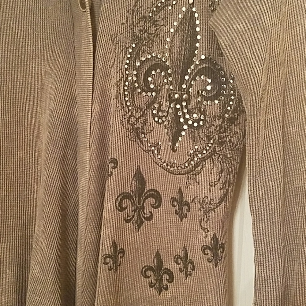 Fashionable Vocal lightweight cover with hoodie.